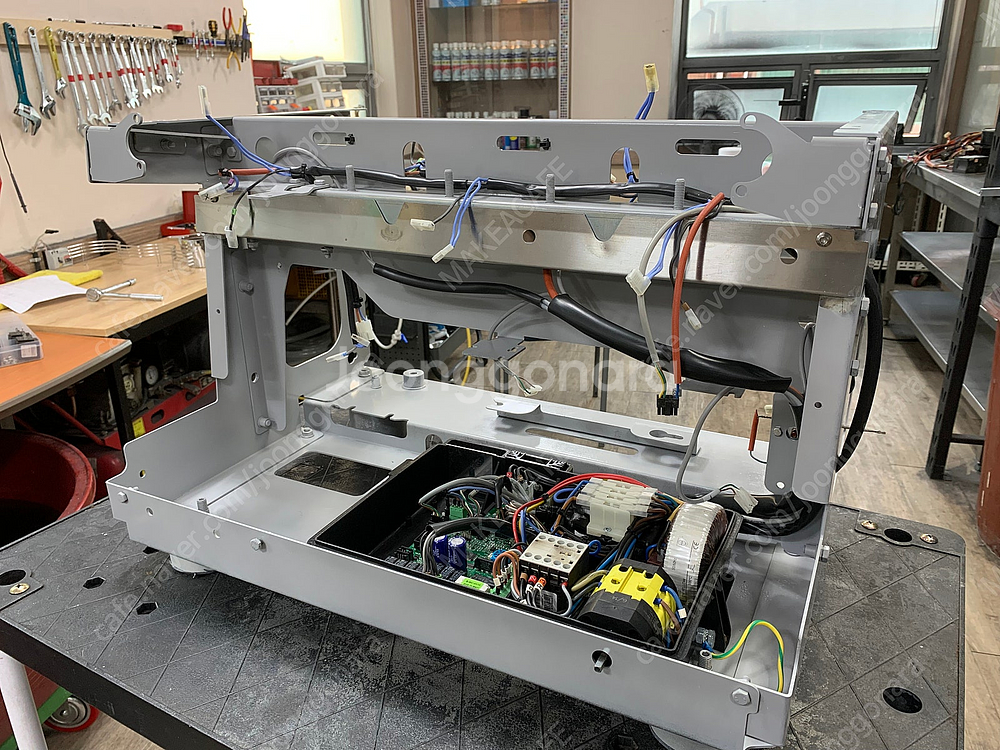 ■오버홀완료 커피머신■ 달라코르테 EVO2 2그룹 화이트 판매합니다.--9